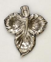 Ezüst(Ag) levél alakú tálka, jelzett, 13x11 cm, nettó: 28,3 g