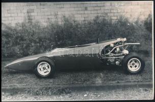 cca 1970 Egyedi építésű versenyautó, Honda motorral, műanyag karosszériával, hátoldalán feliratozva, 9x14 cm