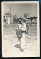 cca 1940 Ejtőernyős katona fotója, 9,5x6,5 cm / Paratrooper photo, 9,5x6,5 cm