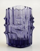 Vladislav Urban lila üveg váza, jelzés nélkül alján apró lepattanással, m: 14 cm