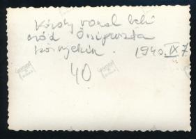 1940 A romániai Károly-vonal egyik erődje előtt, hátoldalon feliratozott fotó, 6x9 cm