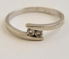 14 K fehérarany eljegyzési gyűrű. Jelzett, mesterjegyes, két kis brillel / White gold engagement ring 1,56g size: 51