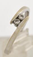 14 K fehérarany eljegyzési gyűrű. Jelzett, mesterjegyes, két kis brillel / White gold engagement rin...