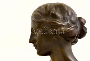 Ismeretlen alkotó: Charitas (Szeretet) női büszt. Bronz, márvány talapzaton, m:19 cm (26 cm)