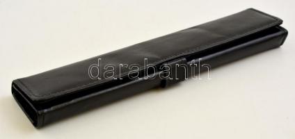 Több soros 18K arany karlánc. Jelzett, bőr tokkal.  / 18 C massive gold bracelet with leather case 7...