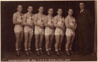 1937 Vienna, Wien; Kampfmannschaft des K.S.K. Eiche / Austrian wrestlers group photo by Schöbel