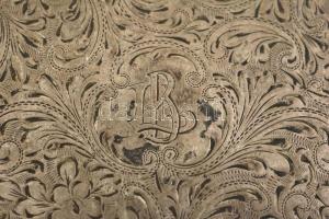 Ezüst cigarettatárca gazdag díszítéssel 120 g,  9,5x8,5 cm / Silver cigarette holder 120 g