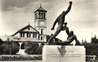 Hódmezővásárhely - 8 db modern városképes lap: Kossuth Lajos tér, Gimnázium, autóbusz, Állami Áruház...