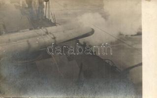Torpedónaszád fedélzeti torpedó kilövésének pillanatában / K.u.K. Kriegsmarine, torpedo boat firing a torpedo. photo