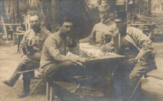 1915 Osztrák-magyar katonai vezetők egy asztalnál / WWI Austro-Hungarian K.u.K. military officers by a table. photo (EK)