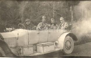 Osztrák-magyar katonai vezetők Tolmeinnél automobilban / WWI Austro-Hungarian K.u.K. military officers in an automobile by Tolmin. photo