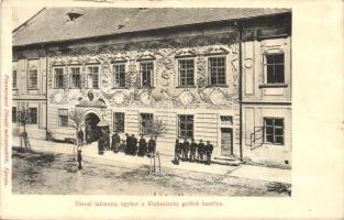 Eperjes, Presov; 67. sz. gyalogezred középső városi laktanyája, egykor a Klobusicky grófok kastélya. Divald / military barracks (formerly count castle)