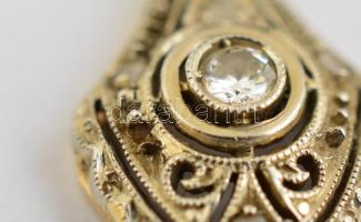 cca 1940 Arany (14 K) jelzett fülbevaló, brill kővel fehér arany foglalatban, h:3 cm, bruttó:3,41 g