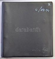 40db-os vegyes numizmatikai tétel, albumban, közte több bárca, zseton, emlékérem T:vegyes