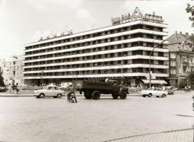 cca 1960 Krisch Béla (1929-?) kecskeméti fotóművész hagyatékából 28 db vintage negatív, 4,5x6 cm