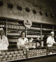 1952 Budapesti közért árubősége, 5 db vintage negatív Kotnyek Antal (1921-1990) budapesti fotóriport...