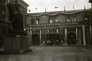 1948. augusztus 20., Katonatisztek avatása a Kossuth Akadémia előtt, főtisztek jelenléte, fegyverzet...