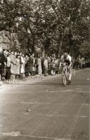 cca 1948 Kerékpárverseny a Városligetben, a Magyar Szabadságharcos Szövetség szervezésében, 30 db vi...