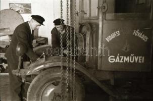 cca 1948 Teherautók tétele, 12 db vintage negatív Rózsa György (?-?) budapesti fotóriporter hagyaték...