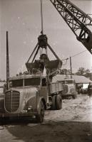 cca 1948 Teherautók tétele, 12 db vintage negatív Rózsa György (?-?) budapesti fotóriporter hagyaték...