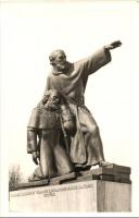 Budapest - 9 db régi városképes lap: köztéri szobrok