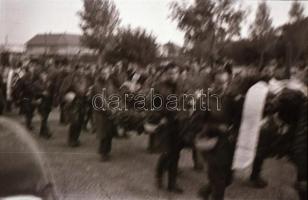 cca 1948 Trugli Pál (?-?) motorversenyző temetése, koporsóját oldalkocsis motorkerékpáron szállítják...