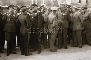 1948 Budapest, katonai ünnepség a budai várban, díszszázad, főtisztek, 24 db vintage negatív Rózsa G...