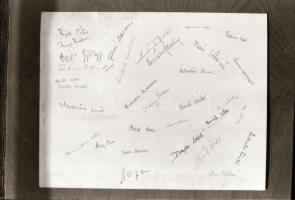 cca 1960-1980 Budapest, a Hunfaly János Közgazdasági Szakközépiskola tanárai és diákjai, 32 végzős o...