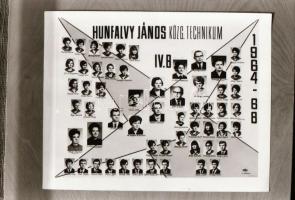 cca 1960-1980 Budapest, a Hunfaly János Közgazdasági Szakközépiskola tanárai és diákjai, 32 végzős o...