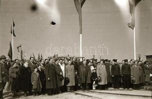 1948 Budapest, Steinmetz Miklós (első!) szobrának avatása és koszorúzása, 9 db szabadon felhasználha...