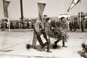 1948 Budapest, Steinmetz Miklós (első!) szobrának avatása és koszorúzása, 9 db szabadon felhasználha...