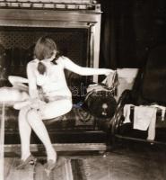cca 1972 Erotikus és pornográf fotónegatívok, 12 felvétel