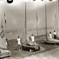 cca 1965 Sinka Antal (?-?) hagyatékából 13 db vintage negatív,  6x6 cm