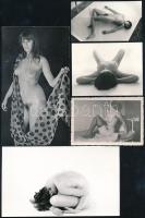 Szolidan erotikus fényképek különféle korokból, 11 db vintage fotó, 6x9 cm és 20x13 cm között