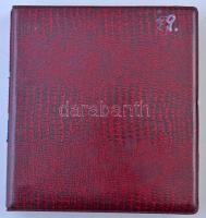 201db-os vegyes külföldi fémpénz gyűjtemény albumba rendezve, közte Görögország, Lengyelország, Romá...