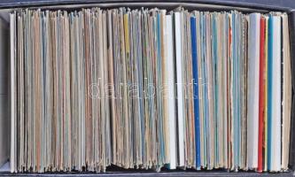 Cipősdoboznyi modern képeslap: magyar és külföldi városképek + kevés motívum és üdvözlőlap, érdekes ...