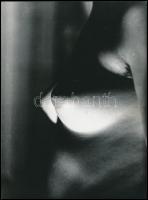 cca 1970 Sejtelmes fények, finoman erotikus aktfotó, 24x18 cm