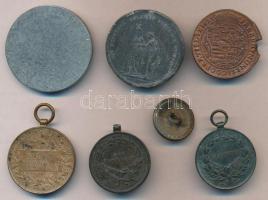 Vegyes: 7db-os tétel benne kitüntetések és emlékérem másolatok valamint egy Honvéd egyenruha Br gomb...