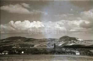 cca 1940 Budapest BNV, Szent Jobb körmenet, városképek 36 db  fotónegatív negatív tartóban.