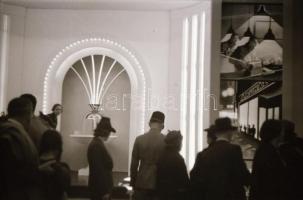 cca 1940 Budapest BNV, Szent Jobb körmenet, városképek 36 db  fotónegatív negatív tartóban