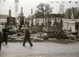 cca 1940 Budapest BNV, Szent Jobb körmenet, városképek 36 db  fotónegatív negatív tartóban