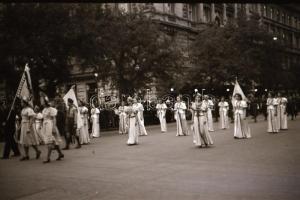 cca 1940 Budapest BNV, Szent Jobb körmenet, városképek 36 db  fotónegatív negatív tartóban