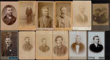 cca 1900 34 db férfi porté, keményhátú fotók különböző műtermekből, 10x6,5 cm