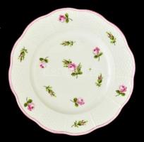 Fischer Emil rózsamintás porcelán tányér, jelzett, kézzel festett, kopásnyomokkal, d: 20 cm