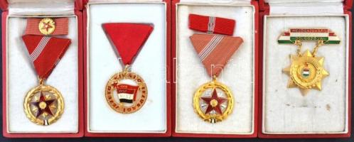 4db-os szocialista kitüntetés tétel, közte 1954. "Szocialista Munkáért Érdemérem" zománcozott fém kitüntetés mellszalagon, szalagsávval, miniatűrrel, dísztokban;	 1964. "Kiváló Szolgálatért Érdemrend" aranyozott, zománcozott Br kitüntetés mellszalagon és szalagsávval T:1,1-