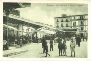 Taranto, Via Anfiteatro, Mercato Coperto / street view with market