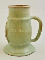 Albrecht Júlia (1948-): "Egészségedre" mázas kerámia korsó, jelzett, hibátlan, m:17 cm