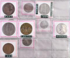 Vegyes: 20db-os emlékérem és zseton tétel, kis alakú gyűrűs berakóban, házi készítésű berakólapokon ...
