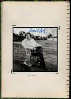 Színészek, politikusok, énekesek, operaénekesek aláírásgyűjteménye. 26 db aláírt fotó, képeslap, szó...