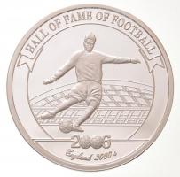 Uganda 2006. 2000Sh Ag "A labdarúgás halhatatlanjainak csarnoka - Anglia 2000-es évek / David Beckham" T:PP  Uganda 2006. 2000 Shillings Ag "Hall of Fame of Football - England 2000s / David Beckham" C:PP